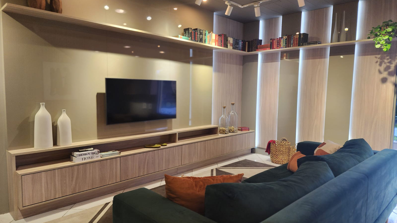 living samilar 02